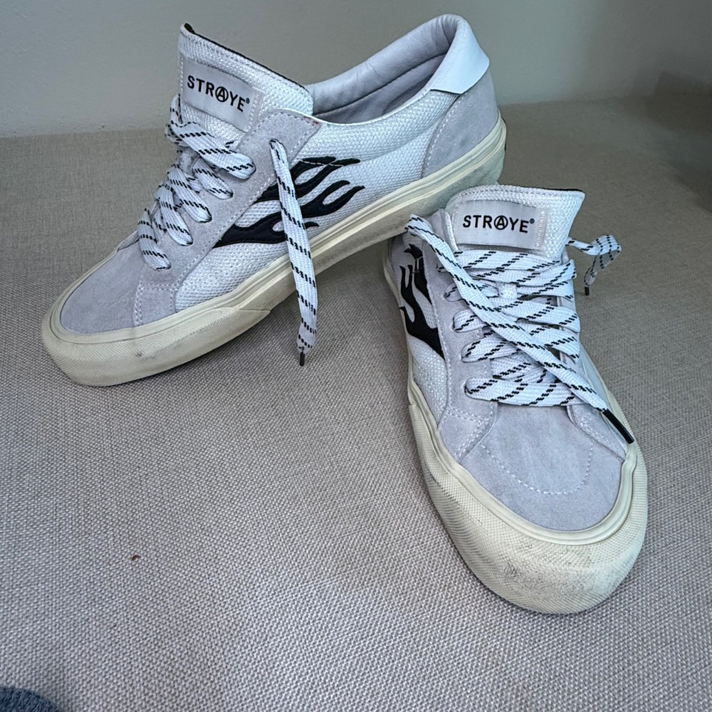 STRAYE Logan Grey White Black Flame Skate Shoes Mens 10.5 Womens 12 J682-0622